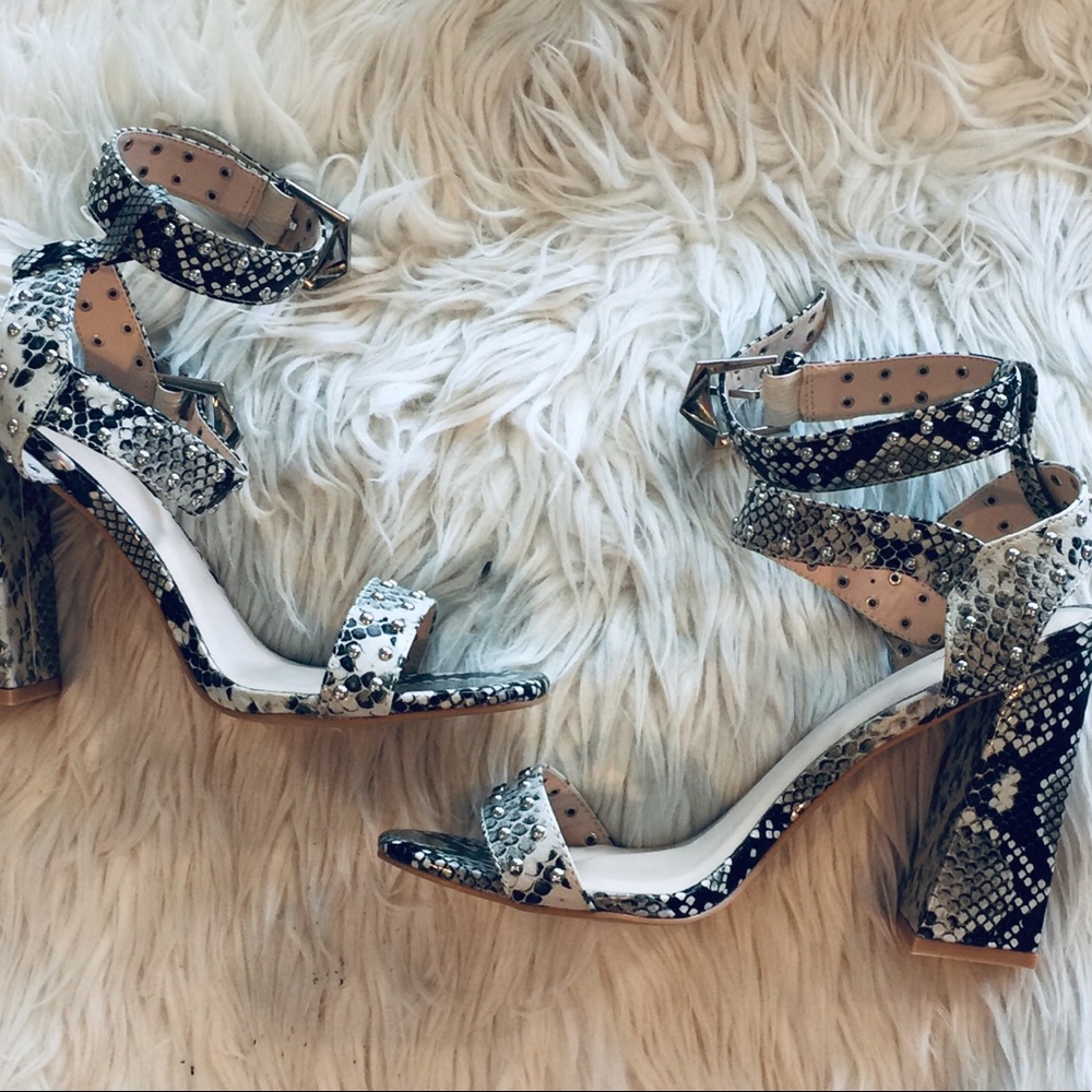 Snakeskin Chunky Heels - image 5